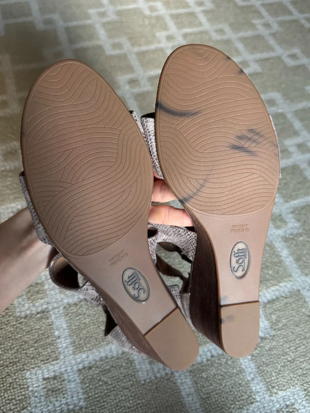 Sofft Metallic Snakeskin Leather Strappy Wedge Sandals Taupe Size 9.5